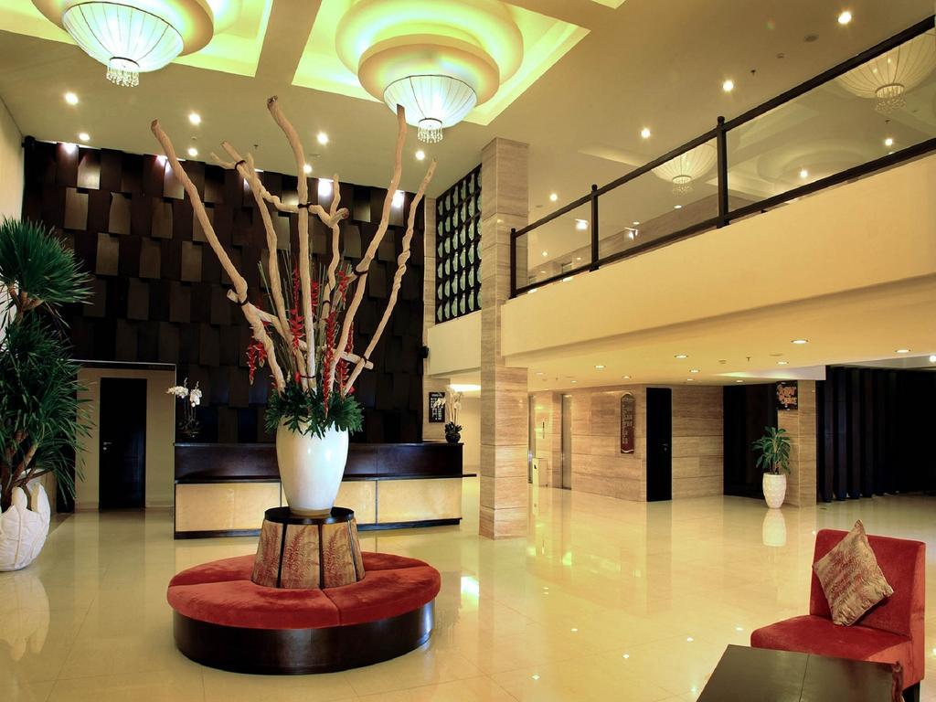 Aston Kuta Hotel And Residence Exterior photo